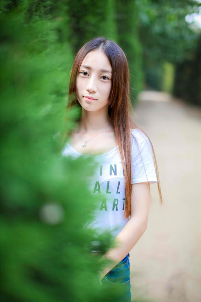 诗歌在阳光下成长